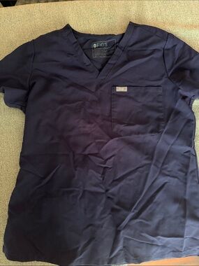 Figs Women’s Navy Short Sleeve V-Neck Scrub Top